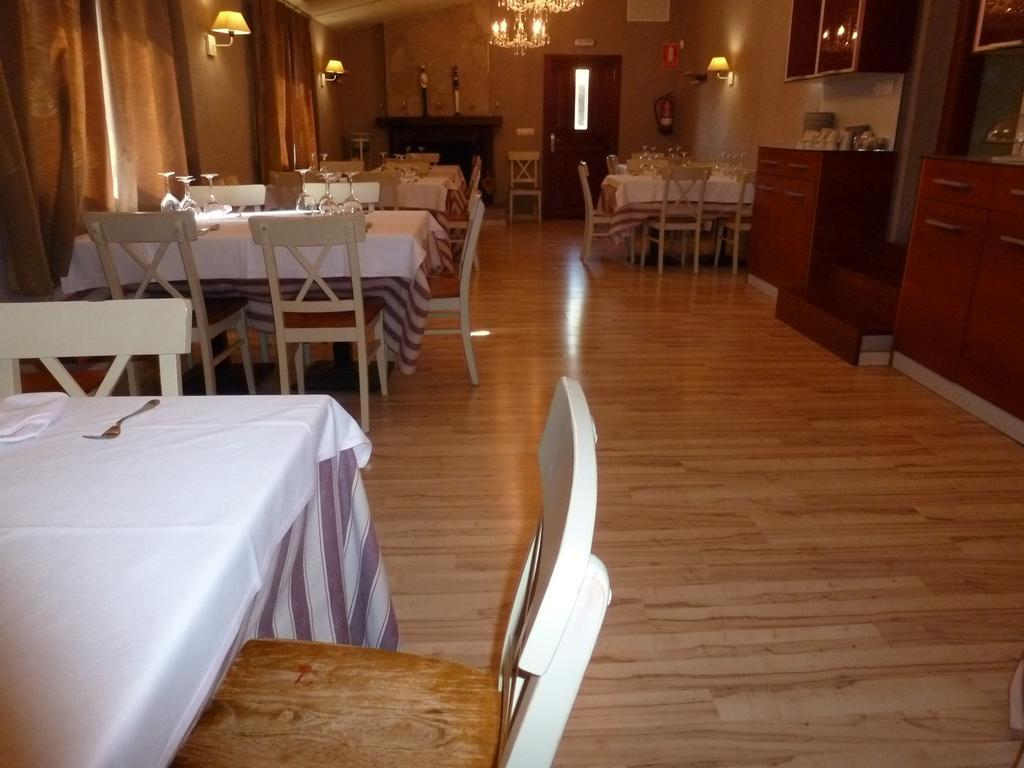 Hotel H Con Encanto Binéfar Kültér fotó